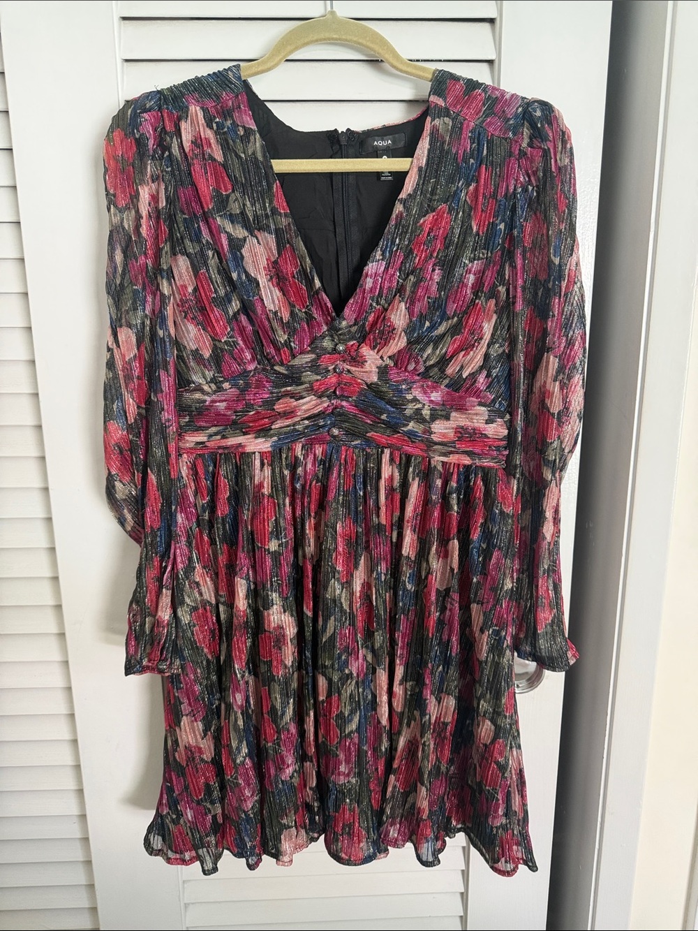 Aqua Pink & Navy Floral Pleated V-Neck Dress size Medium NWT